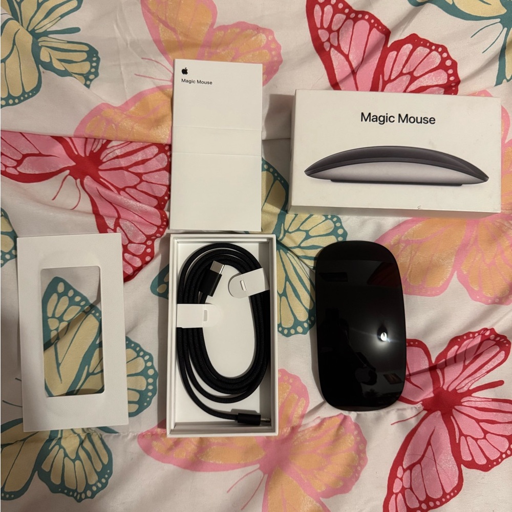 Apple Magic Mouse - Glossy Black